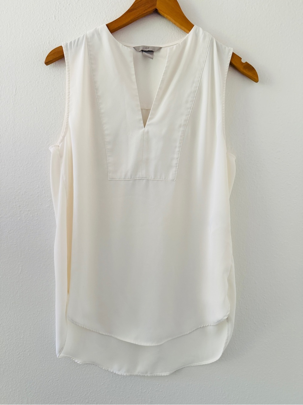 H&M Sleeveless Cream White Tank Blouse